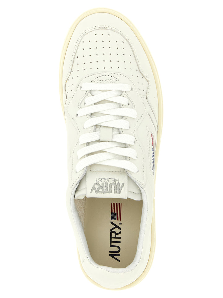 Autry Medalist Low Sneakers - White | 4a66d382a0b965a298a136f8b5641ede8f614c55