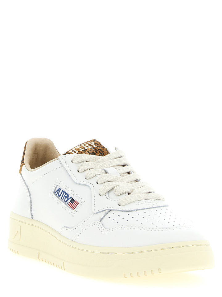 Autry Medalist Low Sneakers - Brown | ea1f6260c6a3b6dc745bd5b4677ede8d62c83ae7