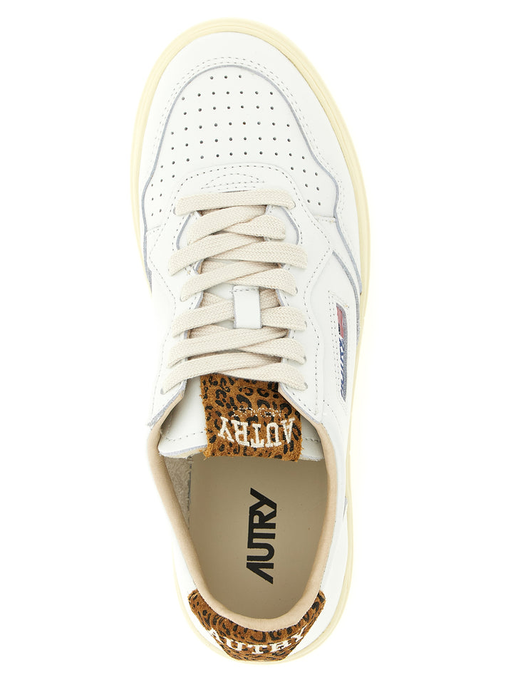 Autry Medalist Low Sneakers - Brown | f63bd49712b0c85668dbd514413750a50b716df1