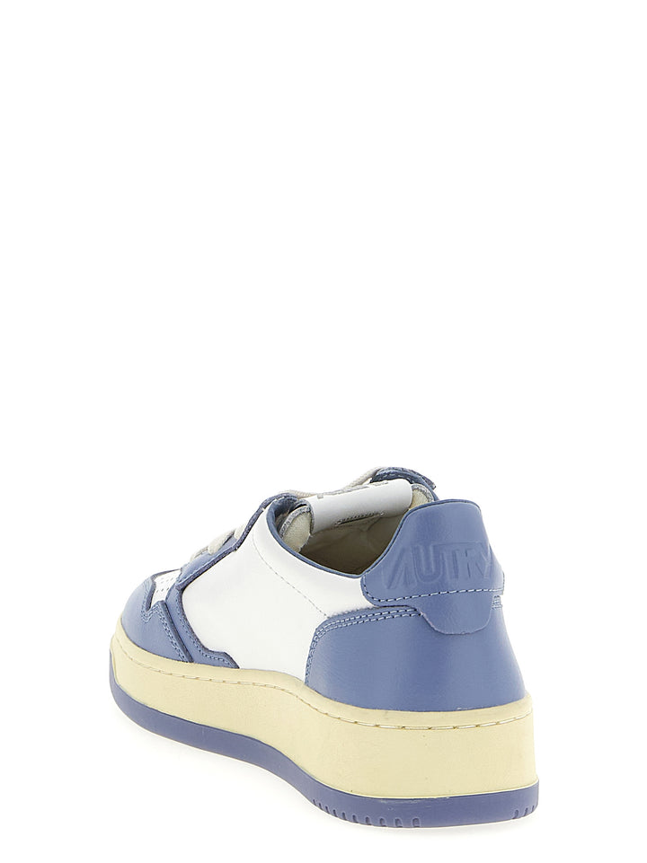 Autry Medalist Low Sneakers - Light Blue | d583c0925521c6249dc724096300e3eff4dbcf49