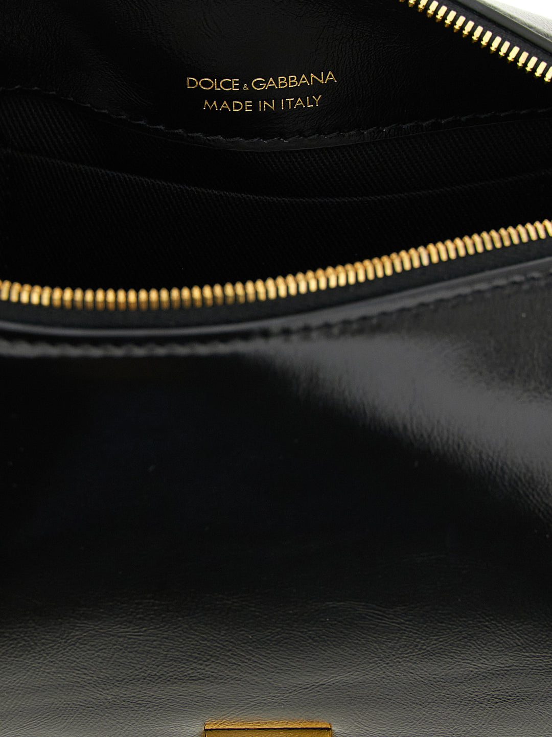 Dolce & Gabbana Vittoria Hand Bags - Black | d3b26c3fe15ffb2c6729f4dcaf200bb324b3e742