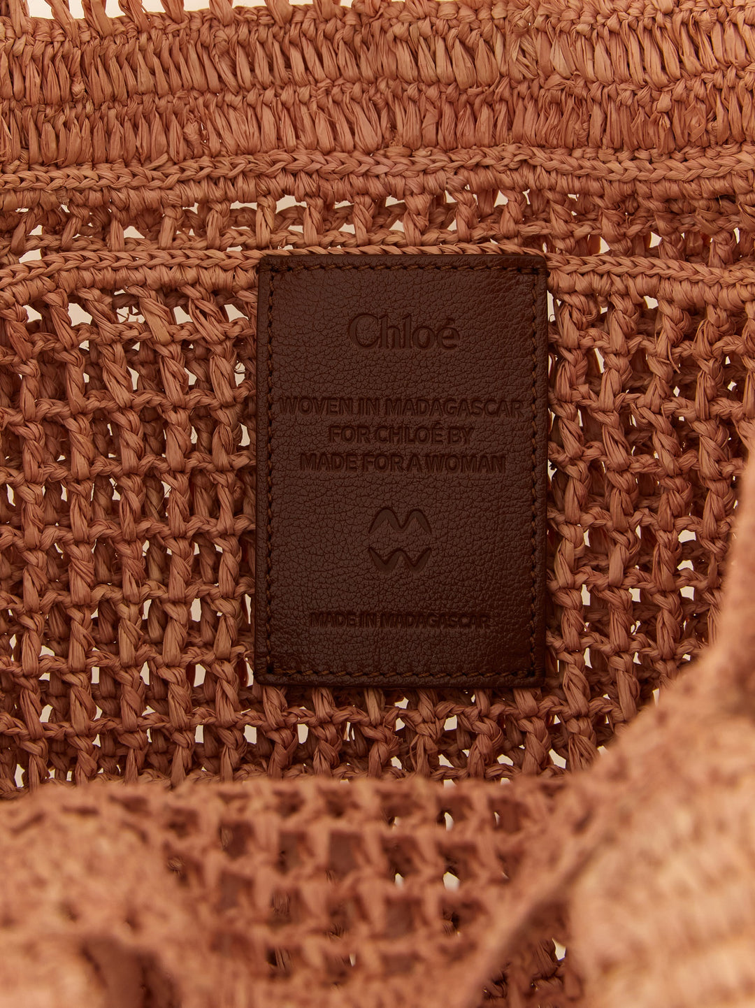 Chloé East-West Summer Banana Tote Bag - Pink | 7d3cf8e5a5da141c879296b825964585158968f7