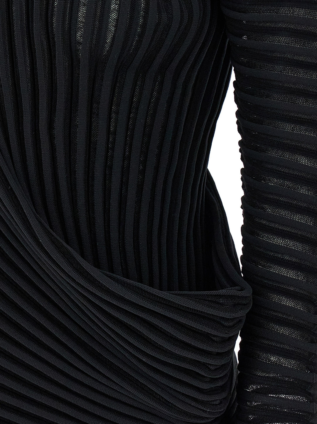 Issey Miyake Stream Tops - Black | a6b7a8fe1d5d8fdc3b90744bc8b1229cab2c59e8