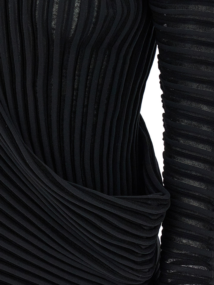 Issey Miyake Stream Tops - Black | a6b7a8fe1d5d8fdc3b90744bc8b1229cab2c59e8