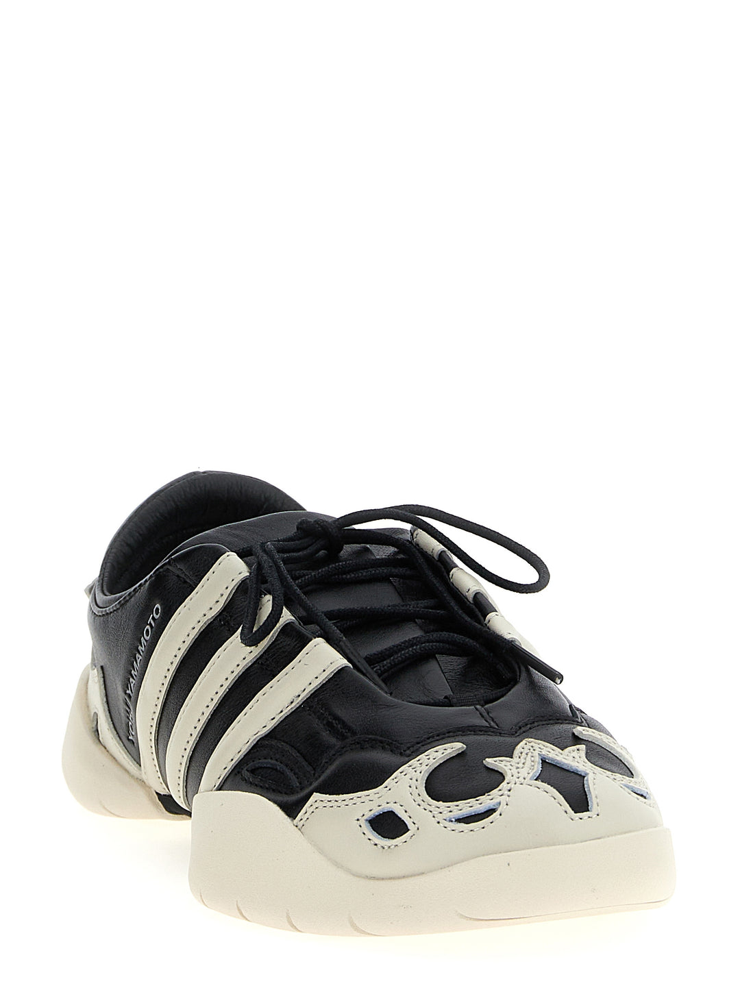 Y-3 Y-3 Regu 2002 Sneakers - White/Black | 86da064c05360dcc7af9909a30923b54709cefd5