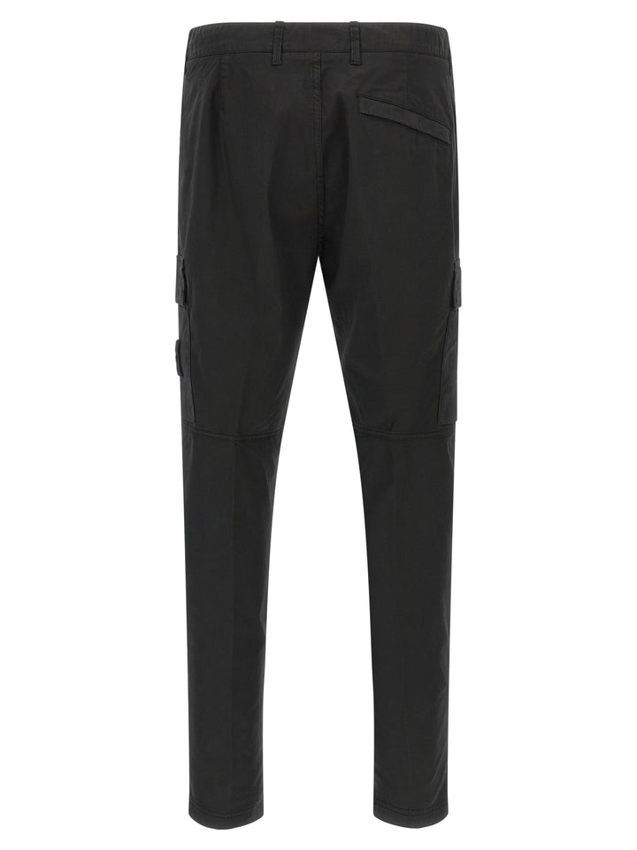 Stone Island Cargo  Logo Badge Pants - Black | 9282a90f162a2d5d538890e1fffe3903c2e4d958