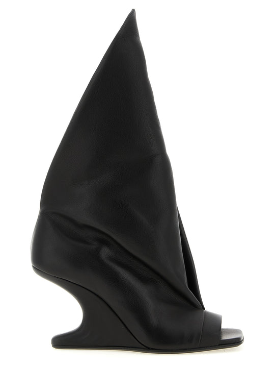 Cantilever 8 Strutter Sandals Black