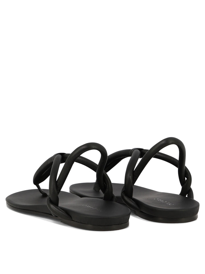 Del Carlo Dytt Sandals - Black | 45df4bf8b199a57f35943950eaa695edc41f4f95