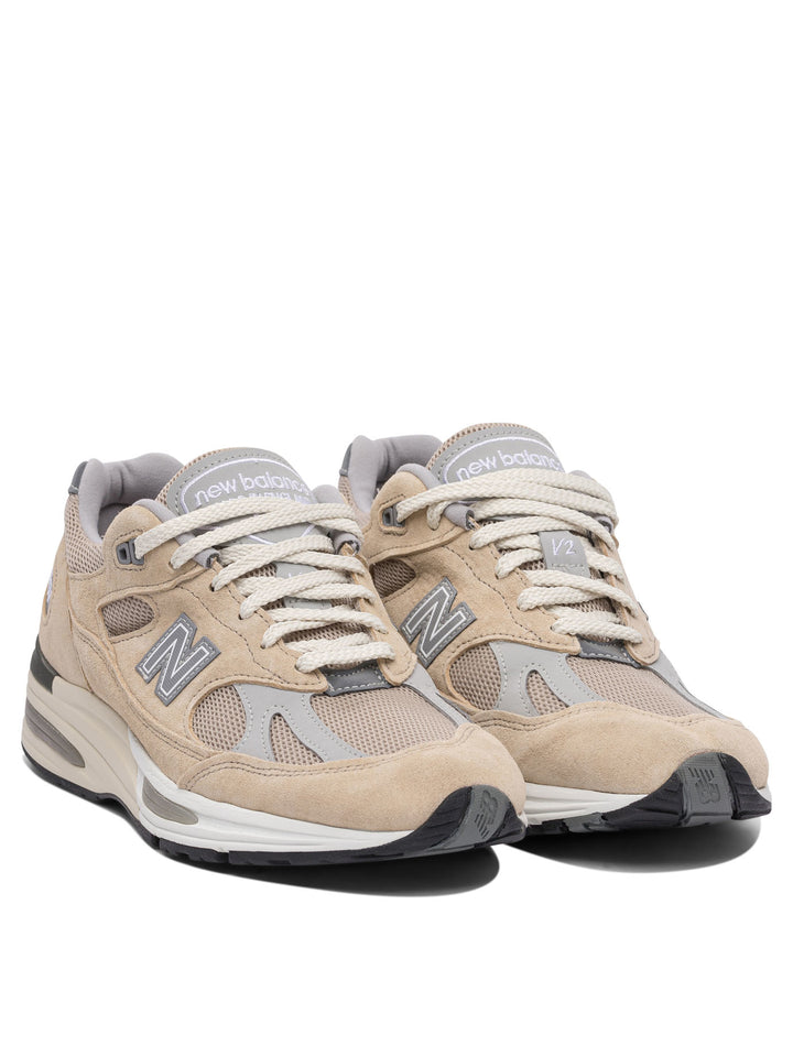 New Balance Elevated Essentials Made In Uk991v2 Sneakers & Slip-On - Beige | 5bfbe175660aa3d179a490c2a29c81b634c1ebd7