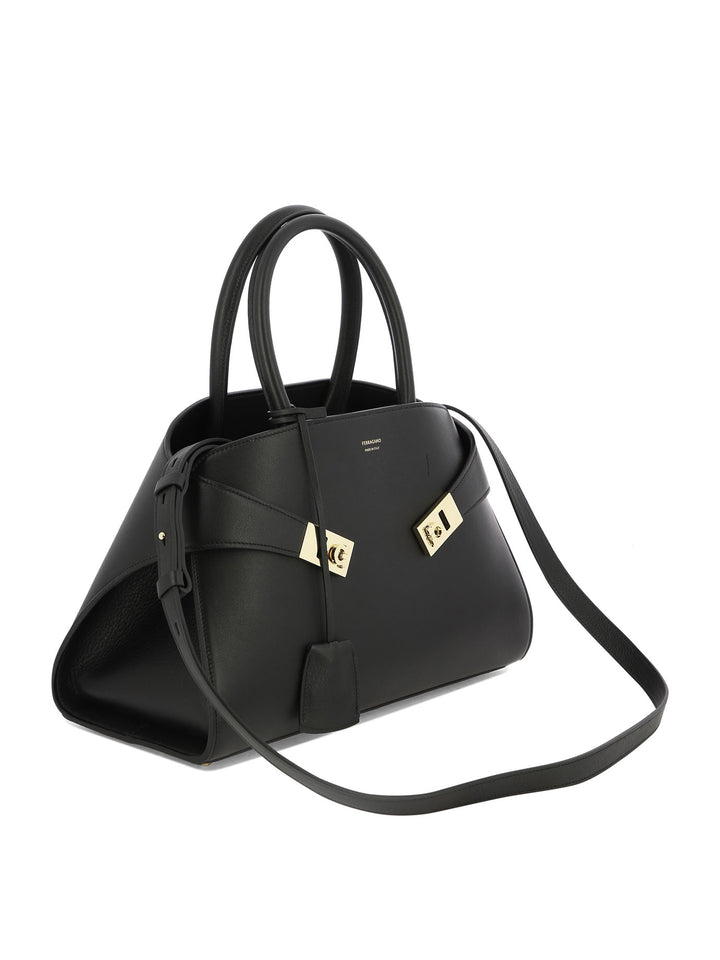 Ferragamo  Shoulder Bags - Black | 954e45917fdba9f60d545dc8105647b90aa2a94f