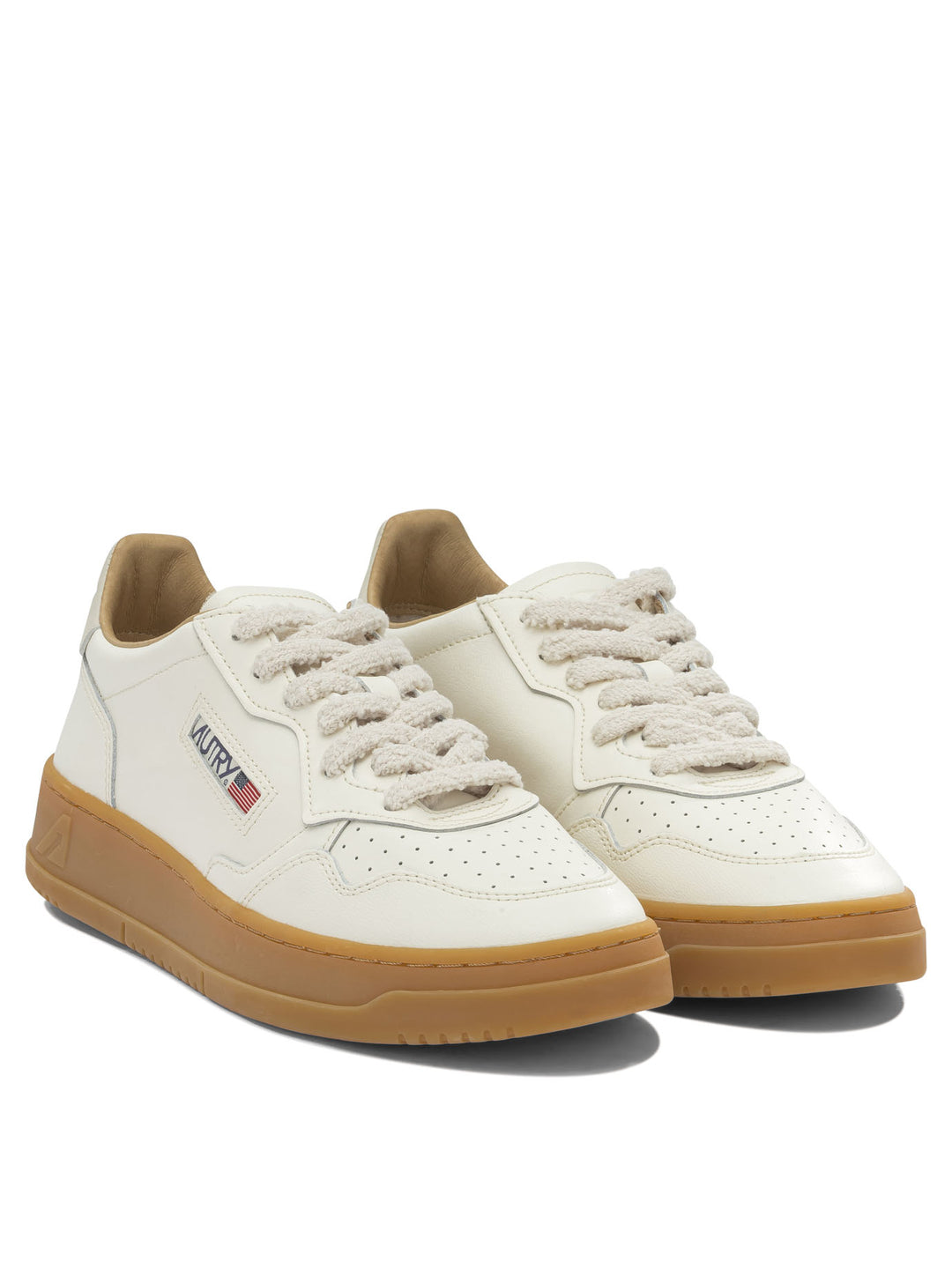 Autry Medalist Low Sneakers & Slip-On - White | e11d8b3a20dcc77788ad9af8a0111922b61d1081
