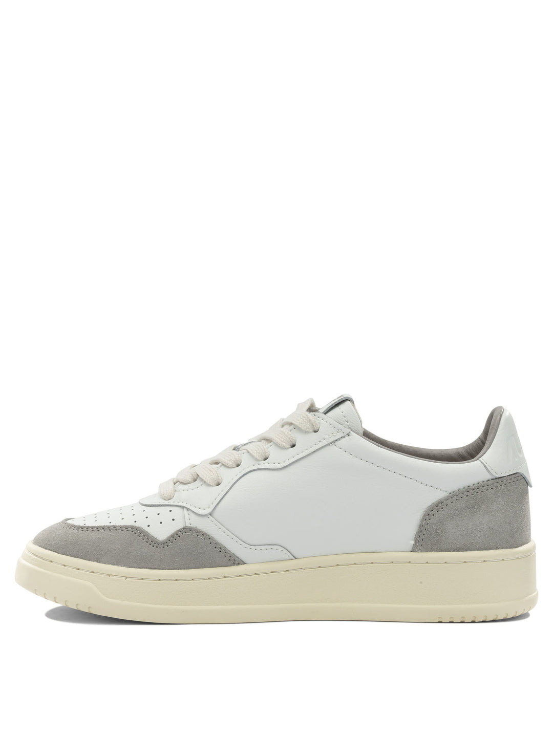 Autry Medalist Low Sneakers & Slip-On - White | a26c785df68775a586317f53284a35d059ebd7f5