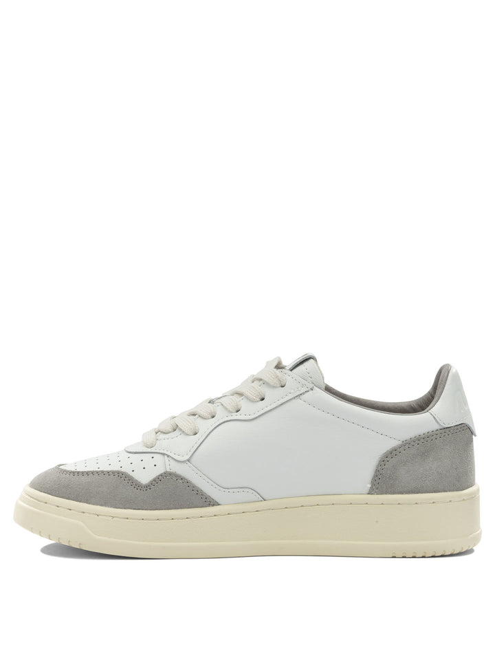 Autry Medalist Low Sneakers & Slip-On - White | a26c785df68775a586317f53284a35d059ebd7f5