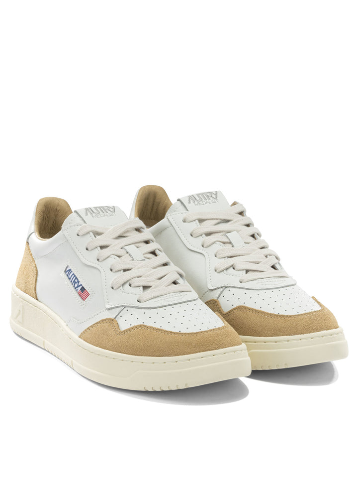 Autry Medalist Low Sneakers & Slip-On - White | a38fab629c545ff3c2daccebcb9237079f5e4b64