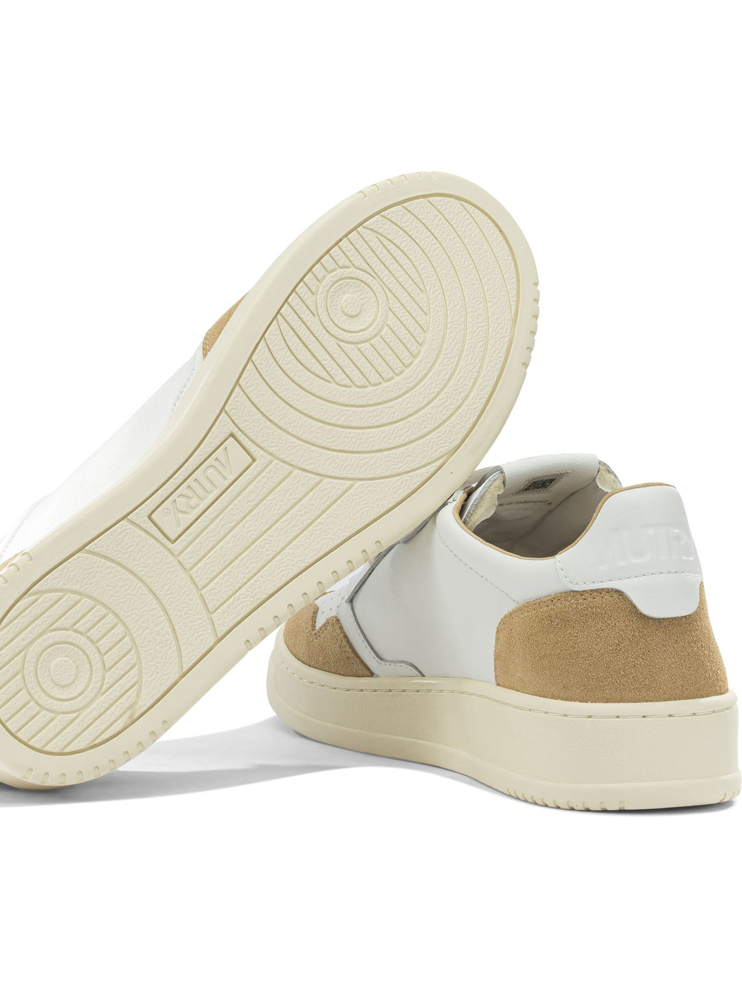 Autry Medalist Low Sneakers & Slip-On - White | c817dd4b9e282e0f355568bf31df45192f8c1c5f