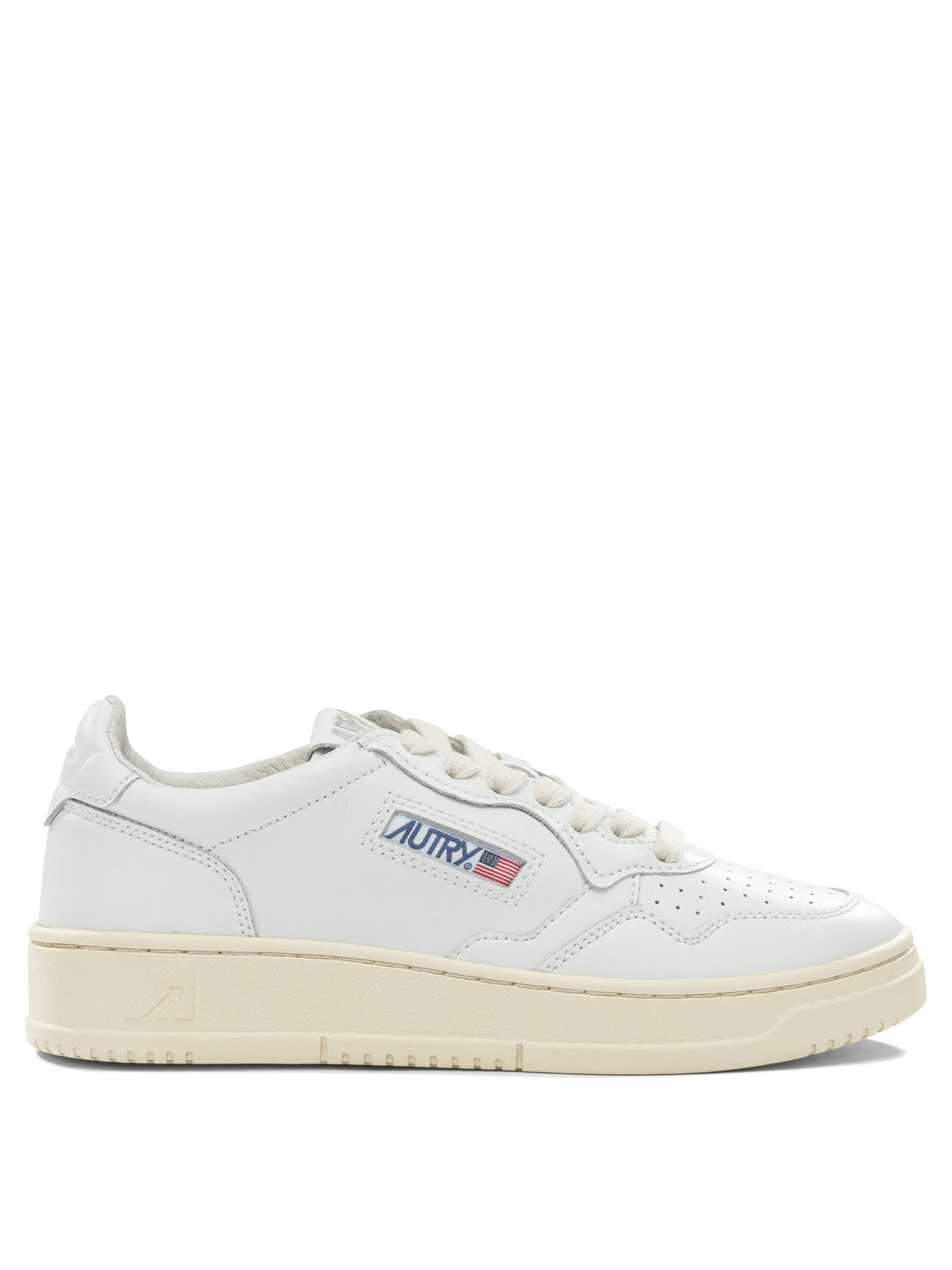 Autry Medalist Low Sneakers & Slip-On - White | 98121a3323c70b7e530a2bd802ea34fcf6bcde90