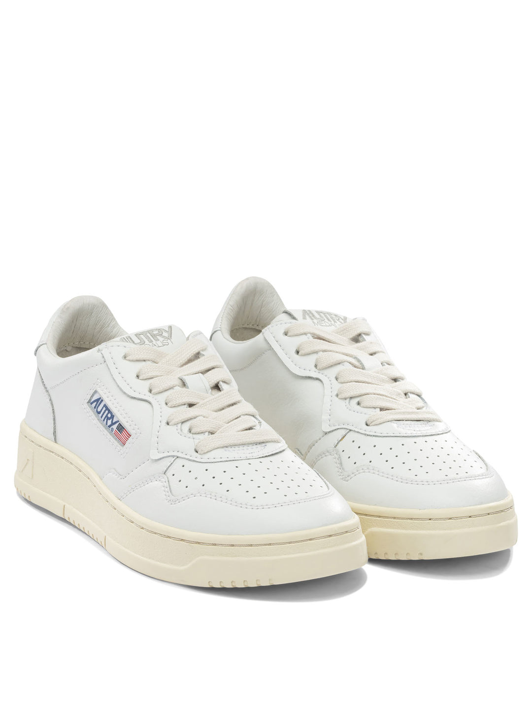 Autry Medalist Low Sneakers & Slip-On - White | c9cfb670e215b1b4d8b2de008549d434e4c2828f