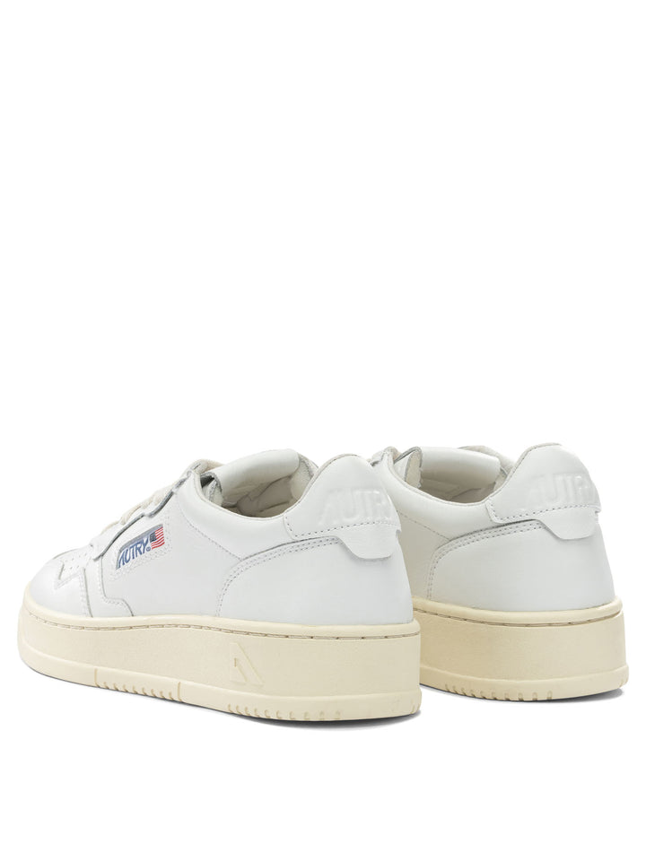 Autry Medalist Low Sneakers & Slip-On - White | 8706ce4389b02f077628331fa8dda15e80d494e9