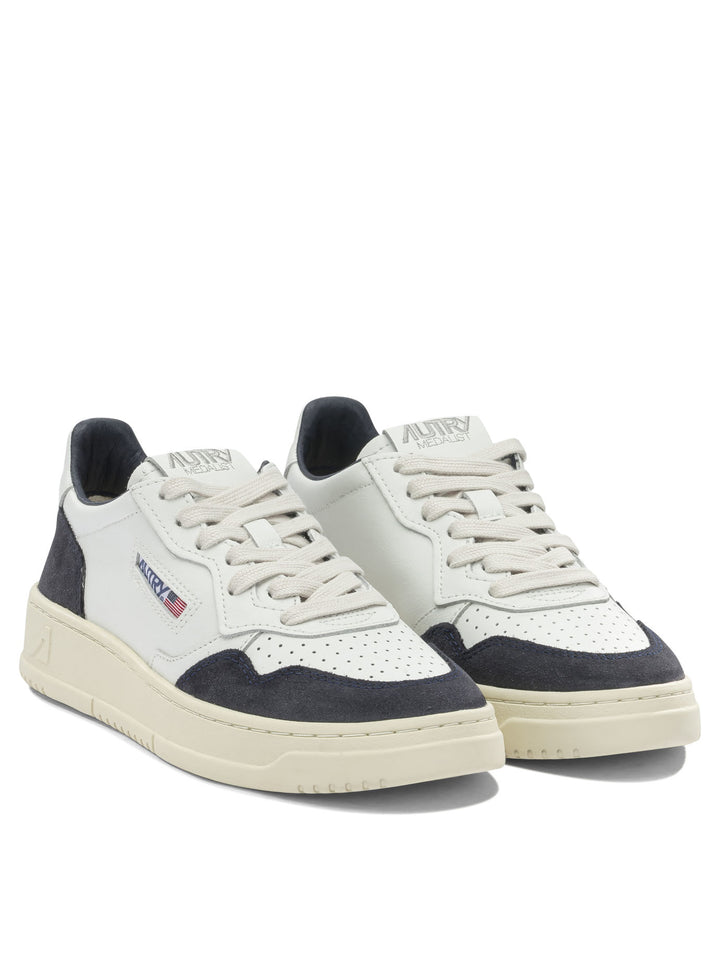 Autry Medalist Low Sneakers & Slip-On - Blue | 6250547b87ef8d84ee8ff2547a53eb73c83e0576