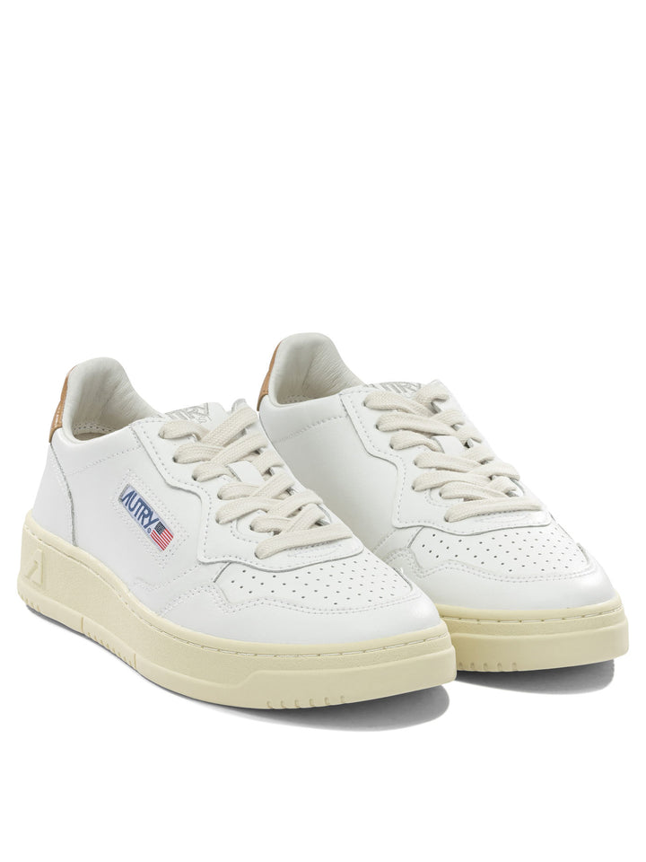 Autry  Sneakers & Slip-On - White | 5de90ebe2ef33f743bb391fb30693a449f2bc612