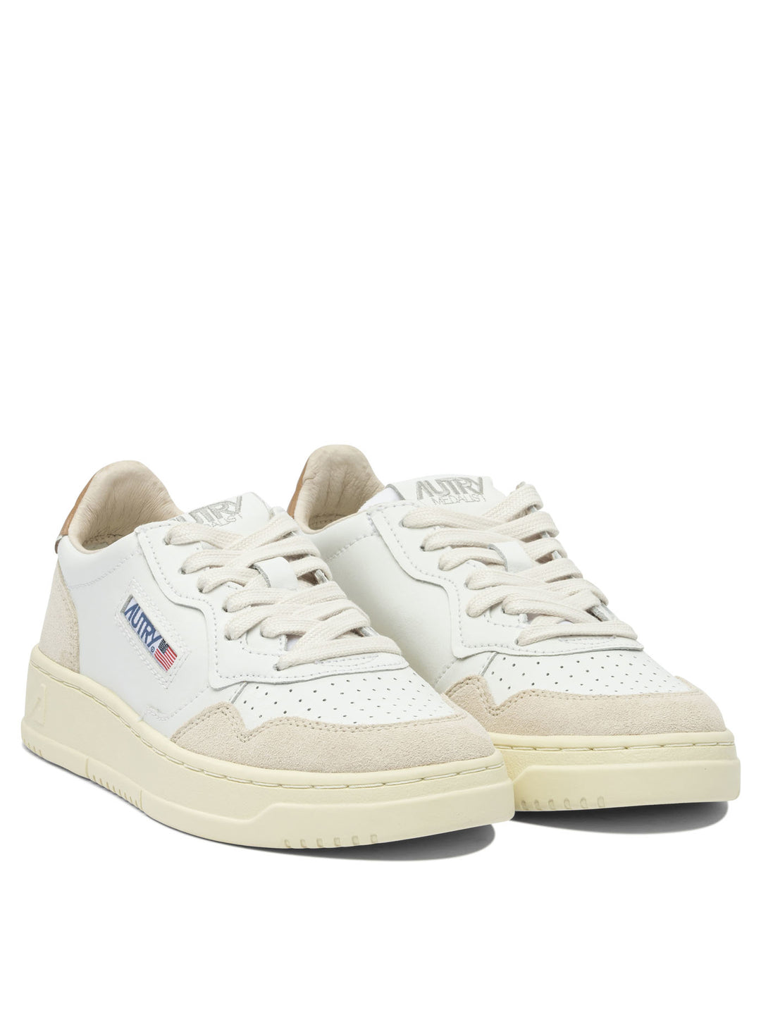 Autry Medalist Low Sneakers & Slip-On - White | 8cb5cbb6c68ae57bf80b23812455c7e57e1bfb99