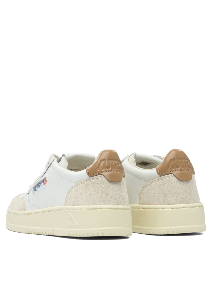 Autry Medalist Low Sneakers & Slip-On - White | c2035ca2f38637de6614be891d59983951df396a