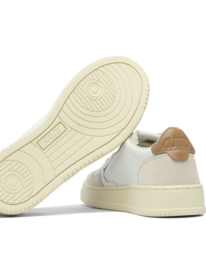 Autry Medalist Low Sneakers & Slip-On - White | 1c1f399d728ee0f1fccf5ed2cff746c4dc758664