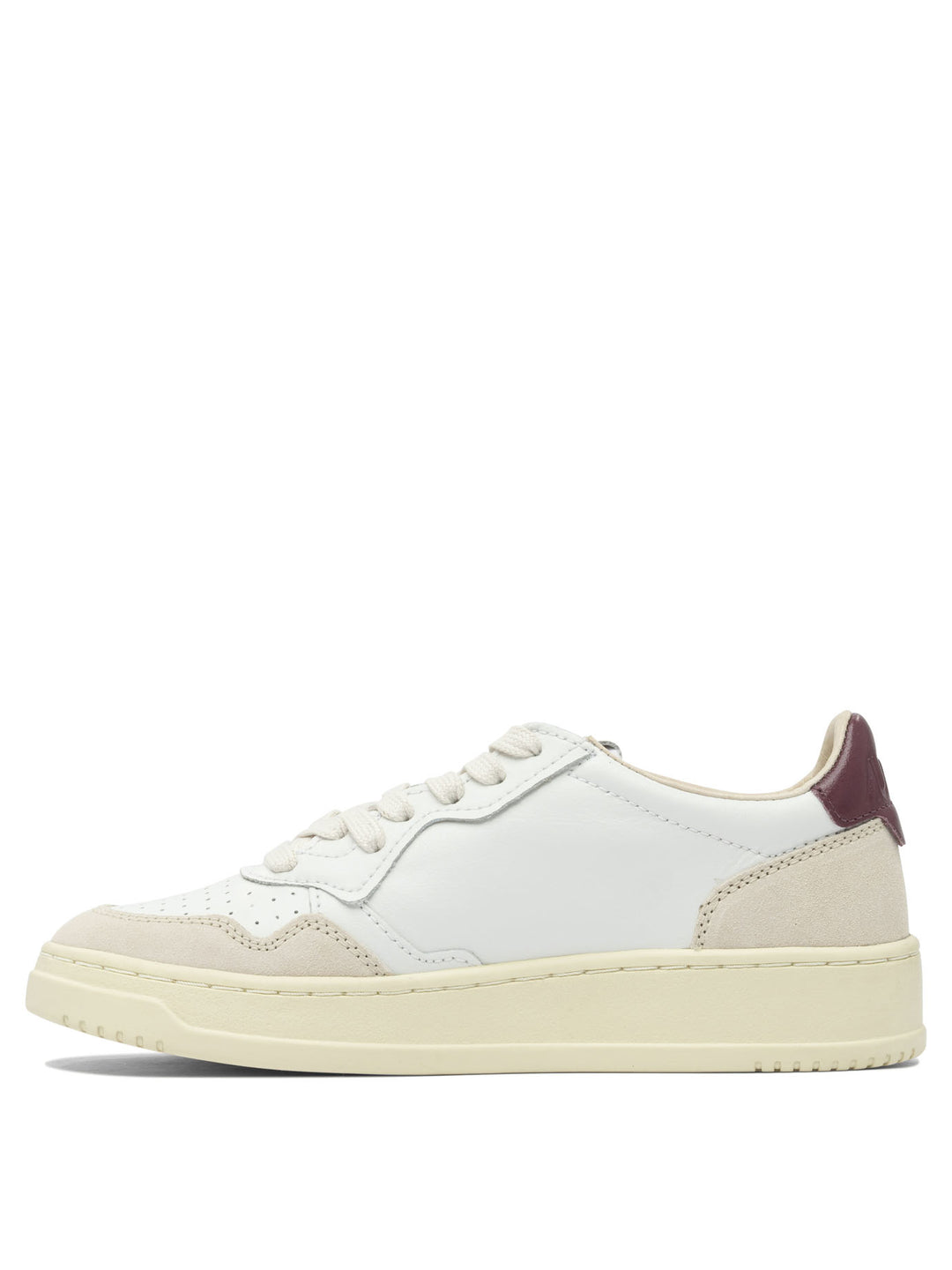 Autry Medalist Low Sneakers & Slip-On - White | f4d607b8402c0ae74fd2229c7559466958877331