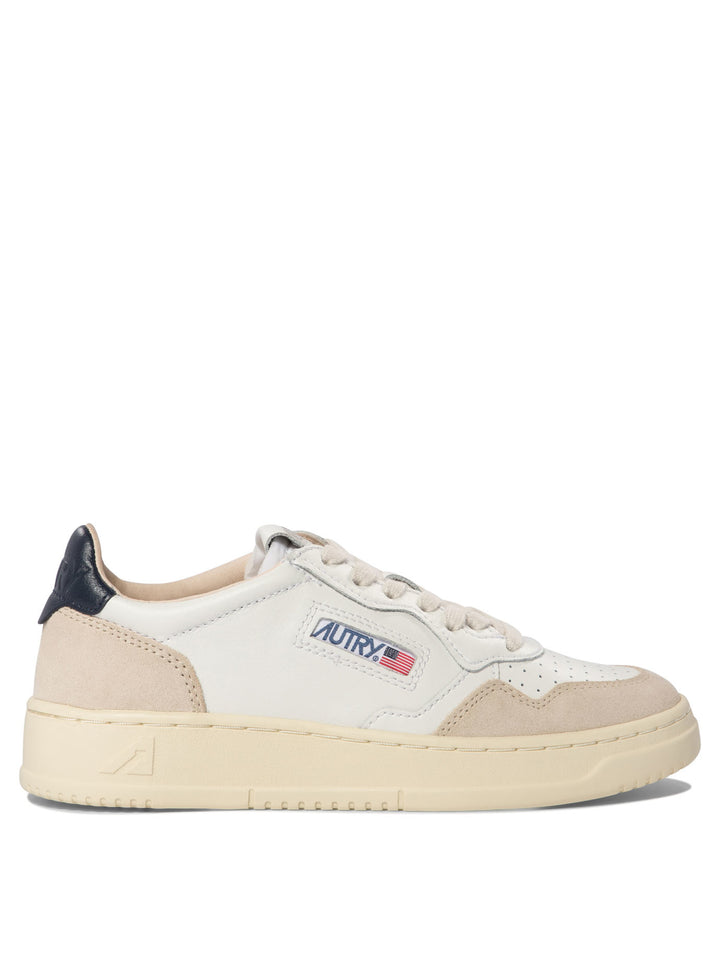Autry Medalist Low Sneakers & Slip-On - White | f8c97e66d1959921af24c4ab3a73d58127db1faf