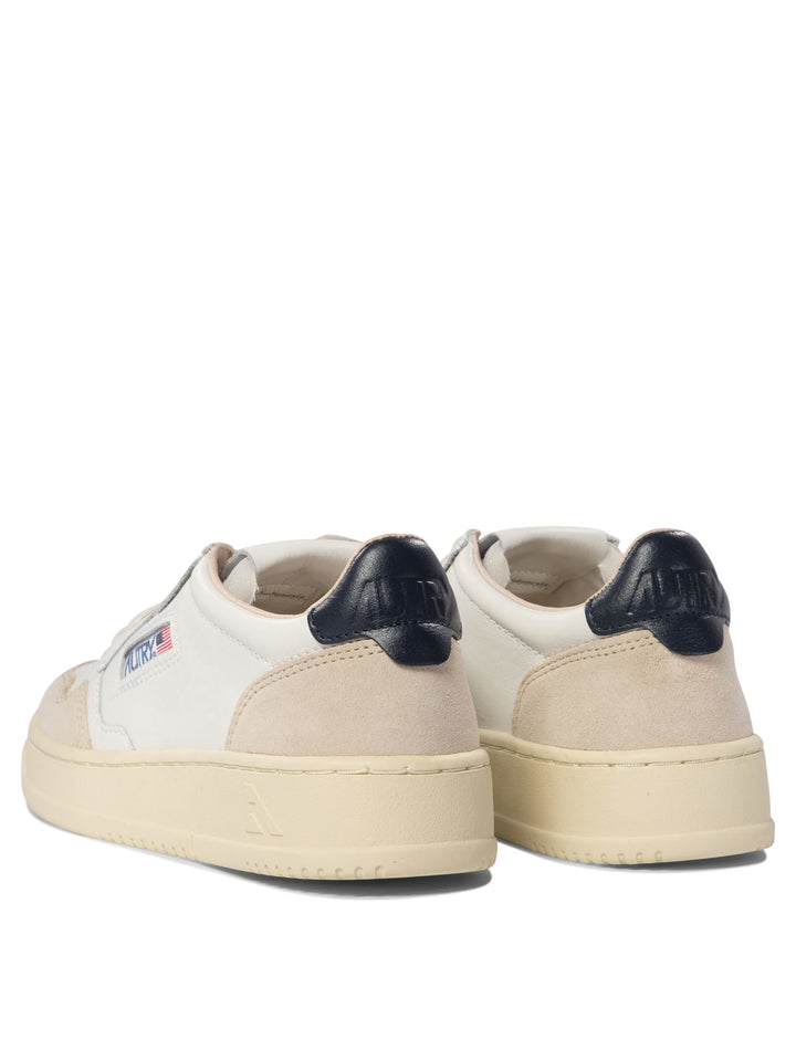 Autry Medalist Low Sneakers & Slip-On - White | 5e713978fb3387c8b16657058c4dd7eaa30b9701