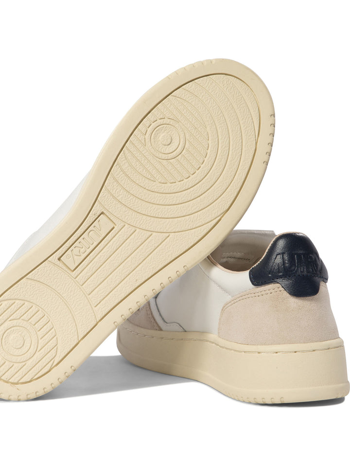 Autry Medalist Low Sneakers & Slip-On - White | 6d14417e4f2155797ddbf2355c0266193dcc5b9f
