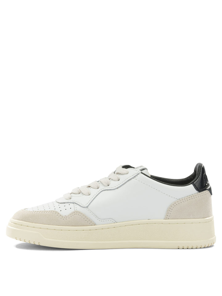 Autry Medalist Low Sneakers & Slip-On - White | ee847fc1381c6e5ea0ba0ac9190de50cd2986912