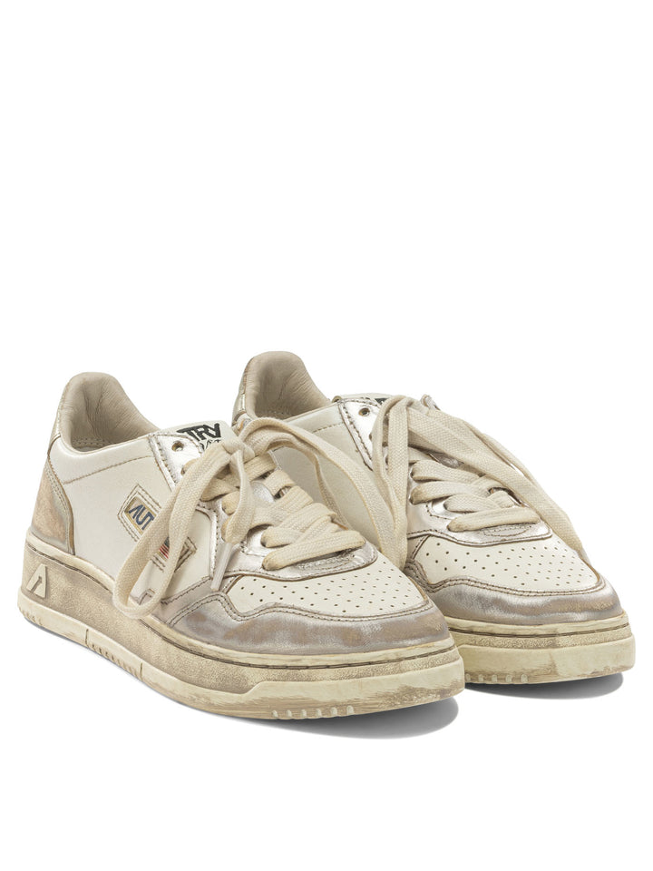 Autry Medalist Low Super Vintage Sneakers & Slip-On - Silver | 284215d8506a4b78fb4052ebb8b5cda0939b067f