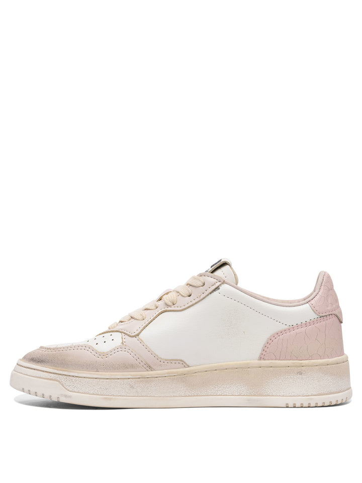 Autry Medalist Low Super Vintage Sneakers & Slip-On - Pink | 0603e48ddba167a840257976014f2fcdadd6ea56