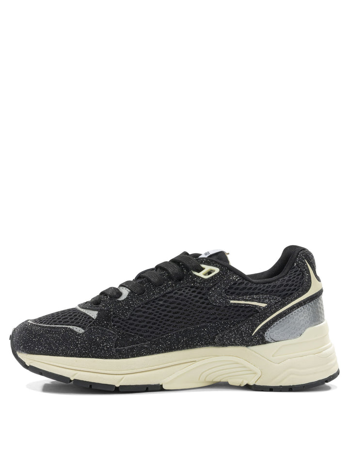 Autry Hyperway Sneakers & Slip-On - Black | dc61e9bc1c1b960a7710f64915ba111f14cab7dc