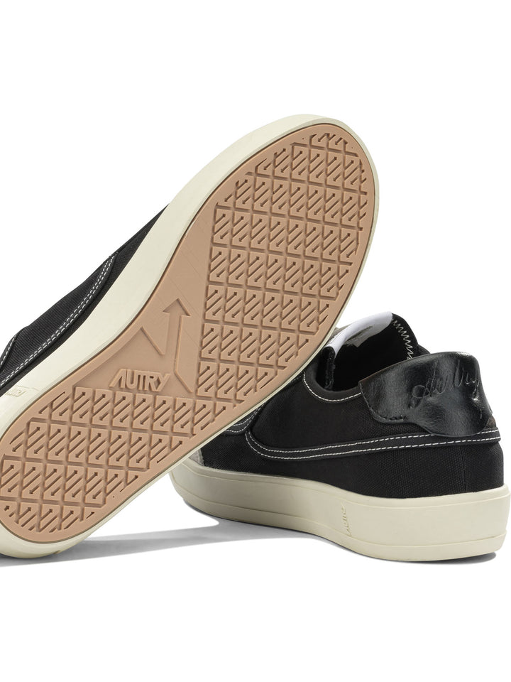 Autry Windscape Low Sneakers & Slip-On - Black | e7d06da36fa476149630bd05ab60ee85fbbf1db1