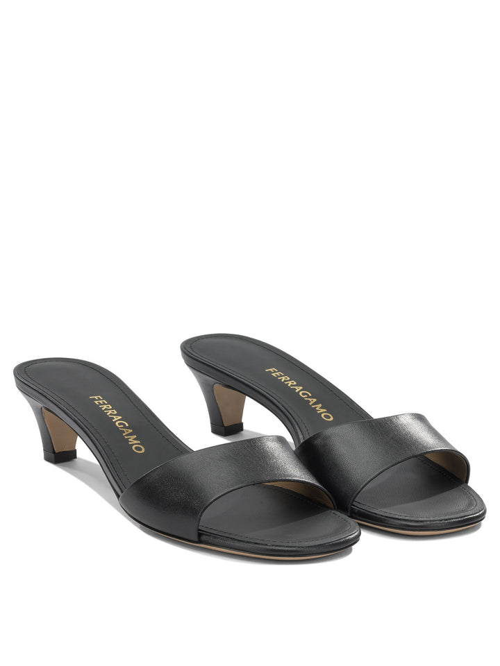Ferragamo Tatiana 40mm Heeled shoes - Black | c84e1add579e37c66cf685964a3dd2cdd8e8a4cf