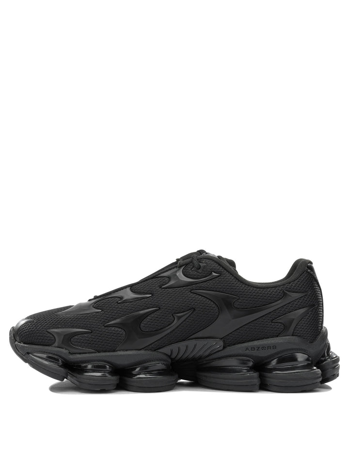 New Balance  Sneakers & Slip-On - Black | d0b033a0b6d283713620f0d594070fb47debea6f