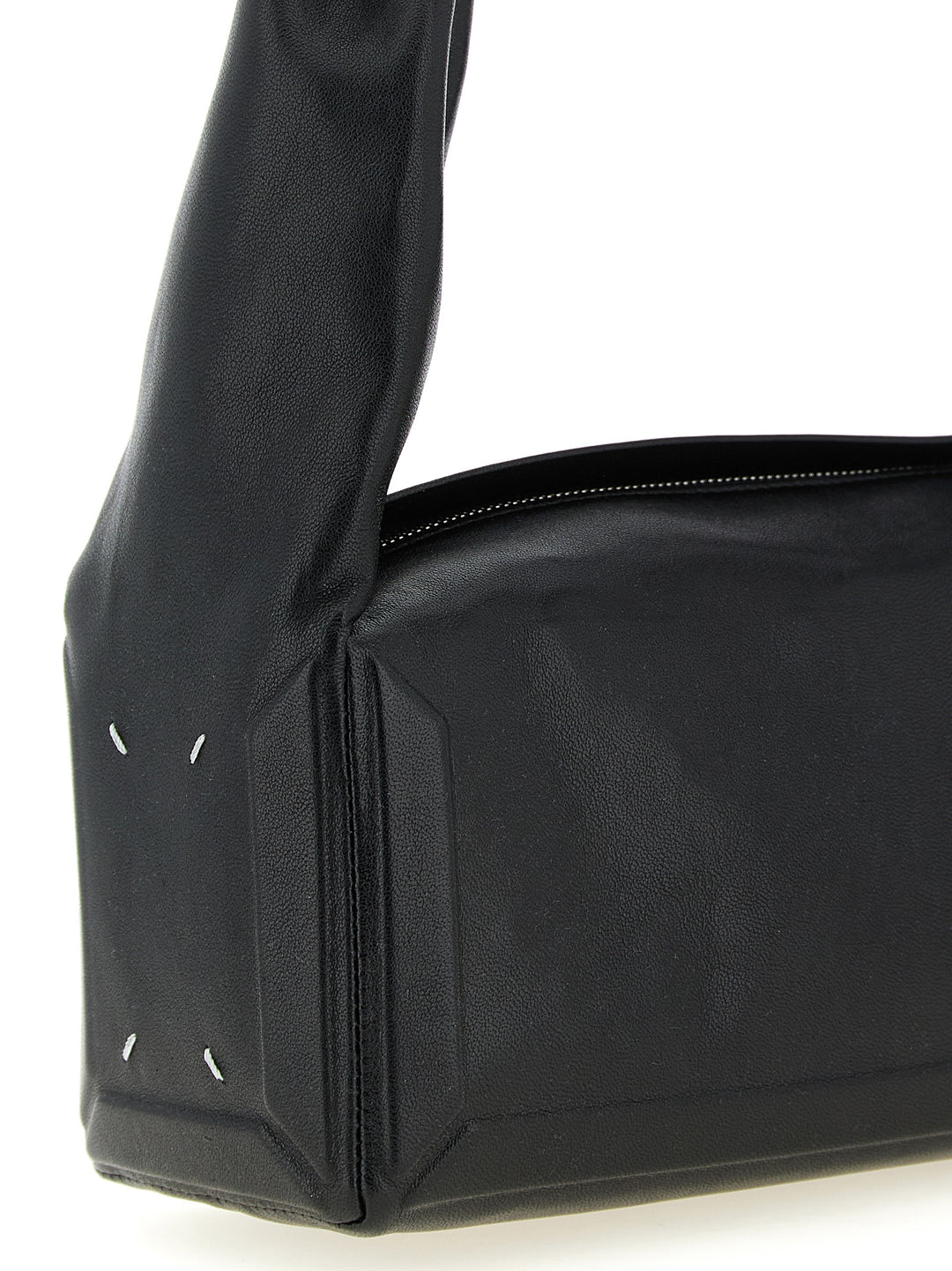 Maison Margiela Box Bag East West Medium Shoulder Bags - Black | 146f0eb2d47928616c60c87057c80de48a054408