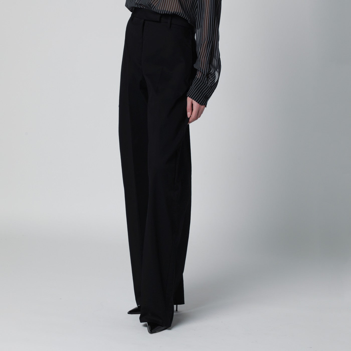 Thelatest Pants - Black | 9d66646b335c8a3adc4298f1628d8ca17c483305