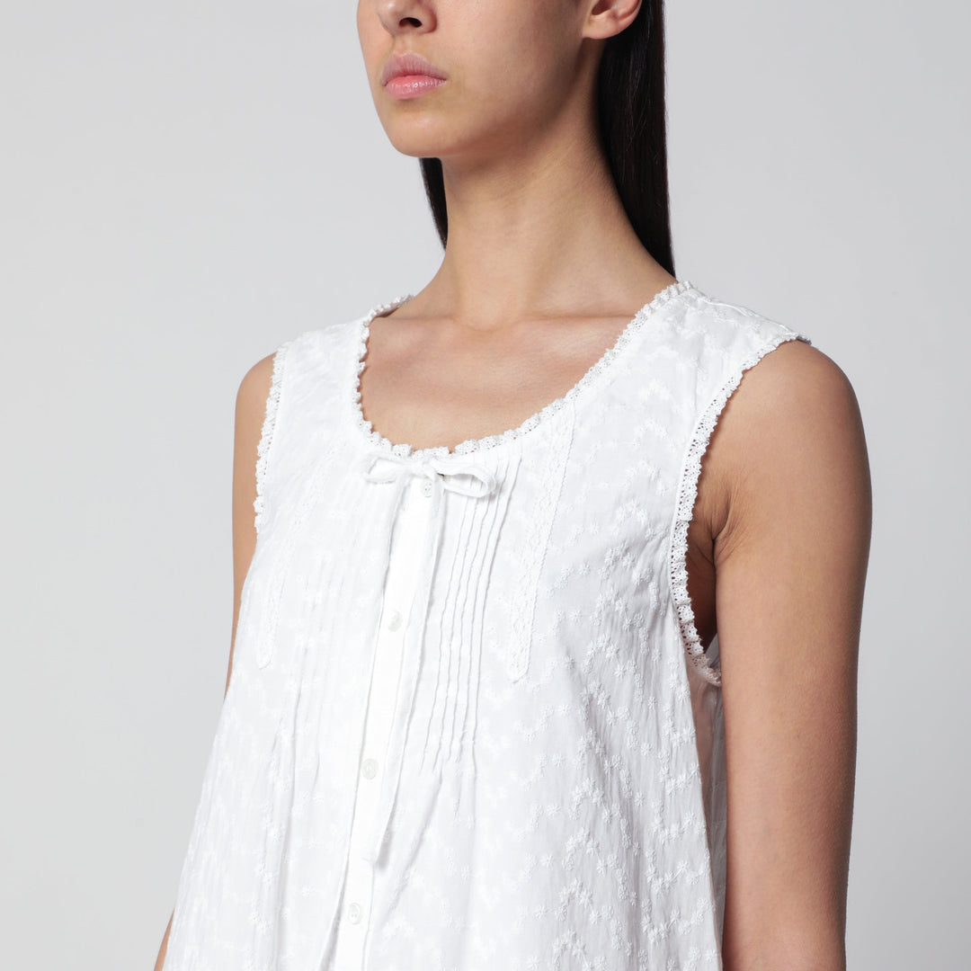 Dunst Apparel & Accessories - White | 9bce58bcee33d8fdff6a6ea95263fb67d7451d54