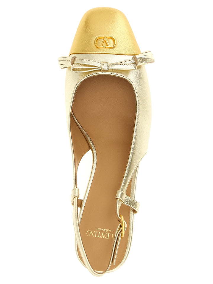 Valentino Garavani Valet Du Roi Pumps - Gold | 496b92be2d2d69f33c5a601efb8b5a30ba1896dd