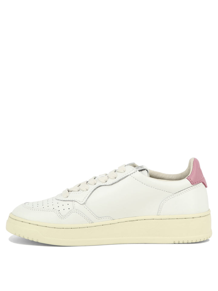 Autry Medalist Sneakers & Slip-On - White | 4a7683fbbf5c4449eae3c08dd5c176f07177c448