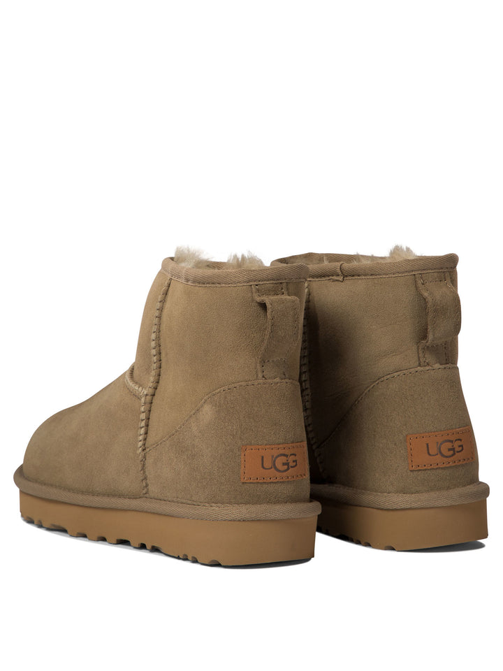Ugg Classic Mini Ii Boots and Ankle Boots - Brown | d127891f547a36fa6675f49286eefd83551c7453