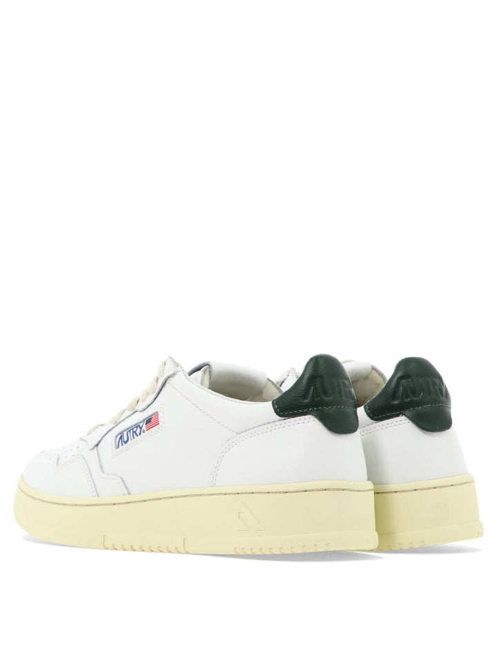 Autry Medalist Low Sneakers & Slip-On - White | 1be7ffbe832e278ae2bf581efb081e67dd9de478