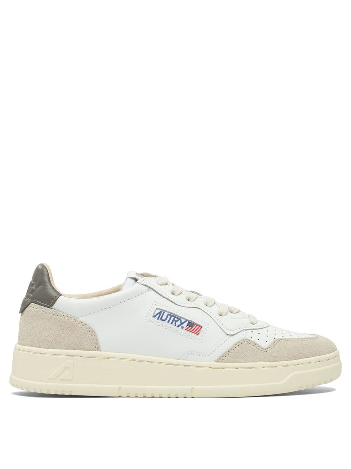 Autry Medalist Low Sneakers & Slip-On - White | c07623aa4b1e0795d53d01ac26f65dde0c84bcff