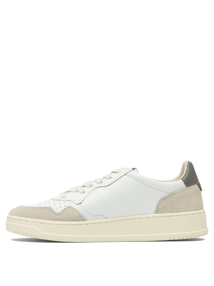 Autry Medalist Low Sneakers & Slip-On - White | a41d47d0f6f6d0bce7aefc1f9c461f1b8e61e6b0