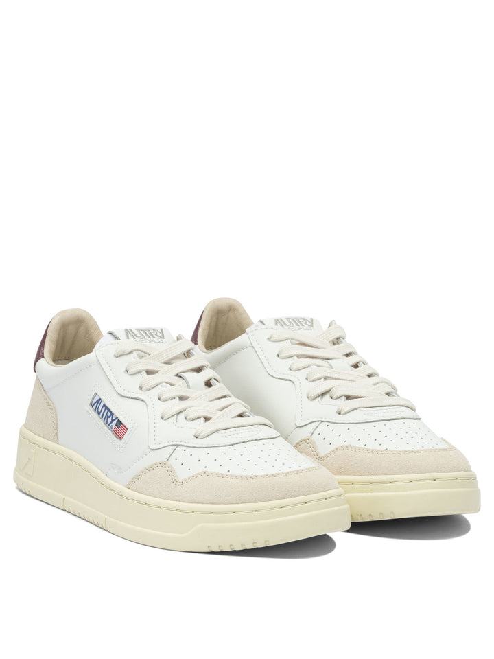 Autry Medalist Low Sneakers & Slip-On - White | 7a9abeda6b03c6a778e5a433c372d79b93509318