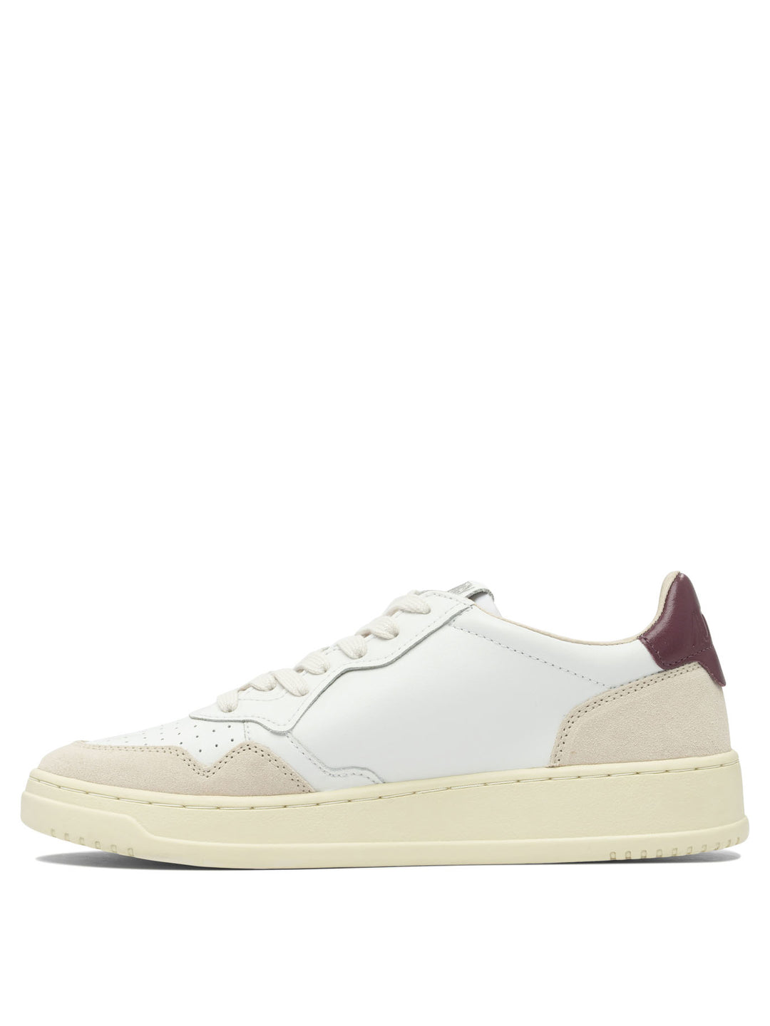 Autry Medalist Low Sneakers & Slip-On - White | 4d06677fa4fad9dbba0d4109f86f8319fd69334a