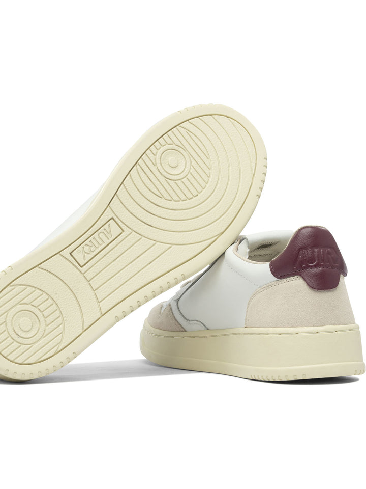 Autry Medalist Low Sneakers & Slip-On - White | 7768274a1c3a33c401a46b231cc6866582b6c0c0